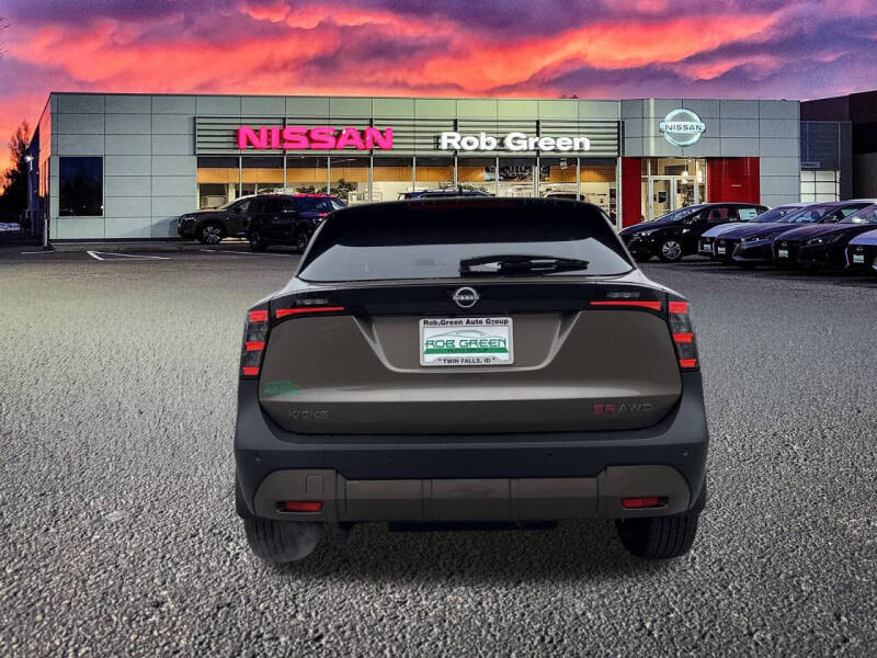 2026 Nissan Kicks SR