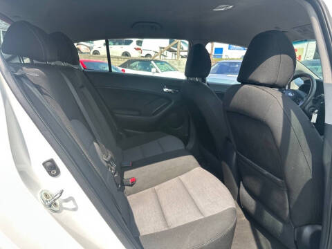 2016 Kia Forte5 LX