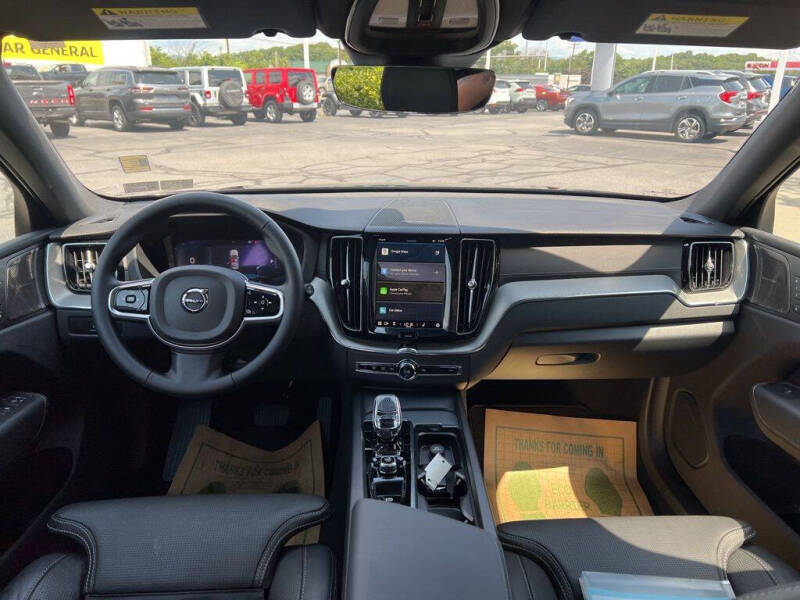 2024 Volvo XC60 Recharge T8 Ultimate Black Edition