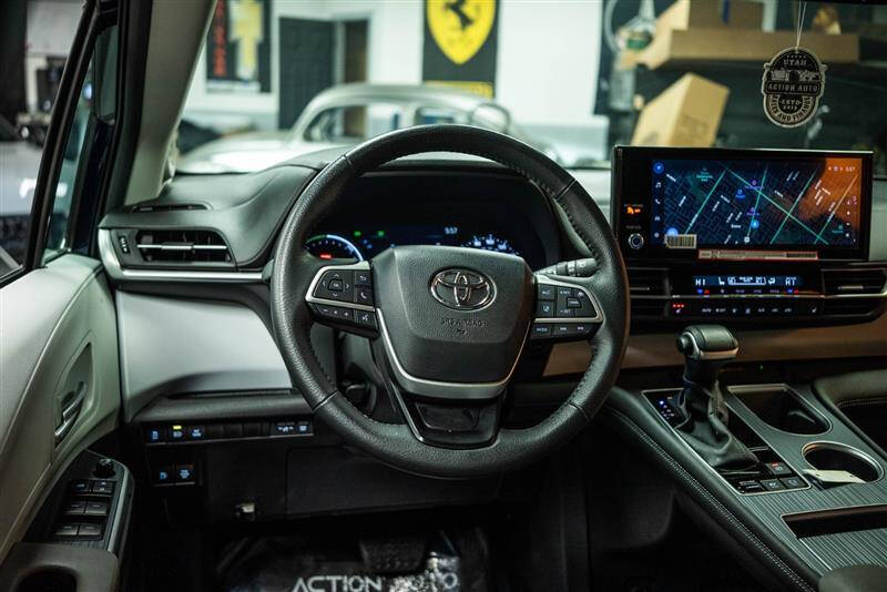 2025 Toyota Sienna XLE 7-Passenger