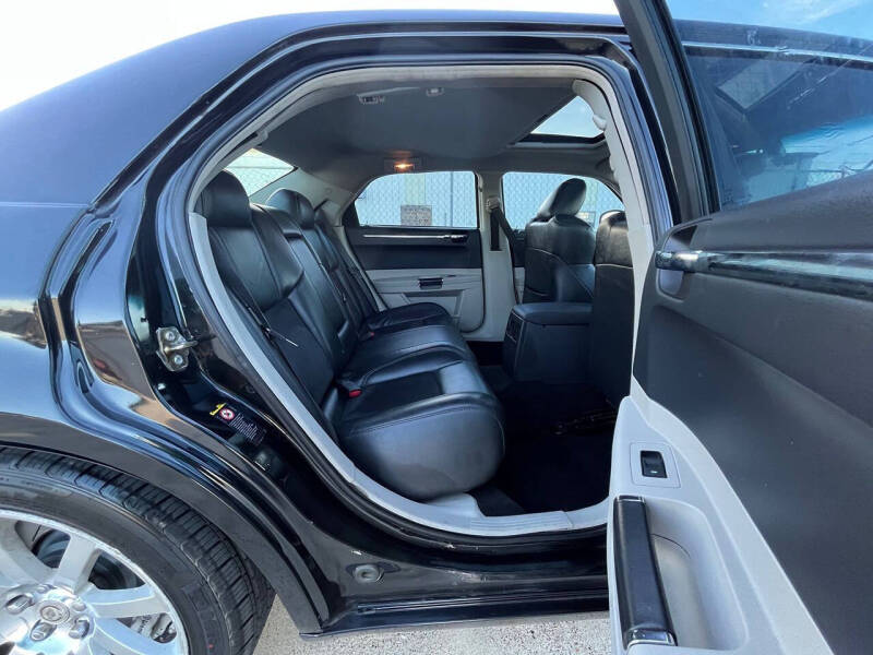 2006 Chrysler 300 SRT-8