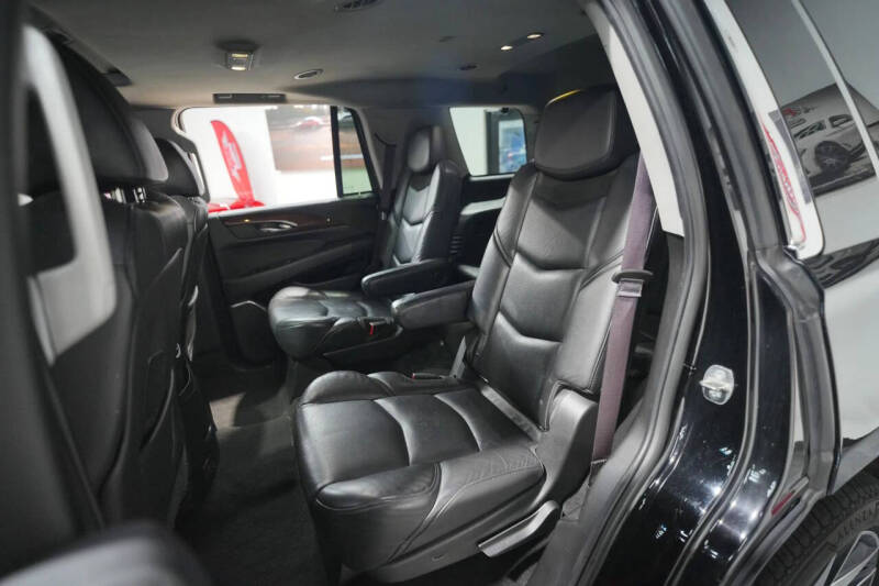 2017 Cadillac Escalade Luxury