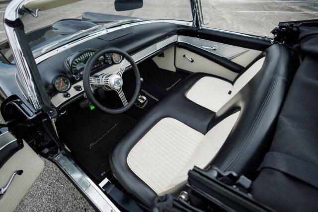 1956 Ford Thunderbird