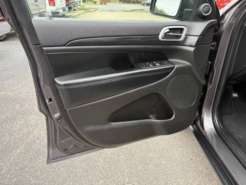 2020 Jeep Grand Cherokee Laredo