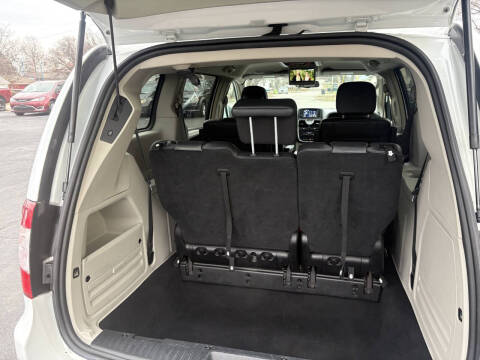 2016 Chrysler Town and Country Touring