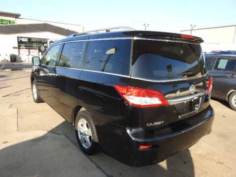 2017 Nissan Quest SV