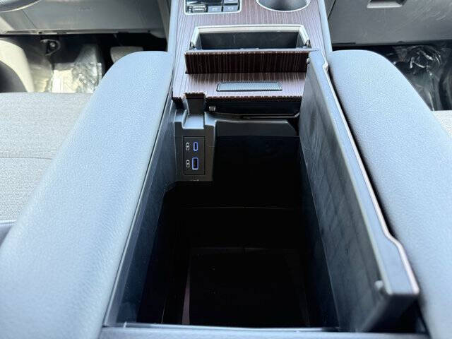 2024 Toyota Sienna LE 8-Passenger