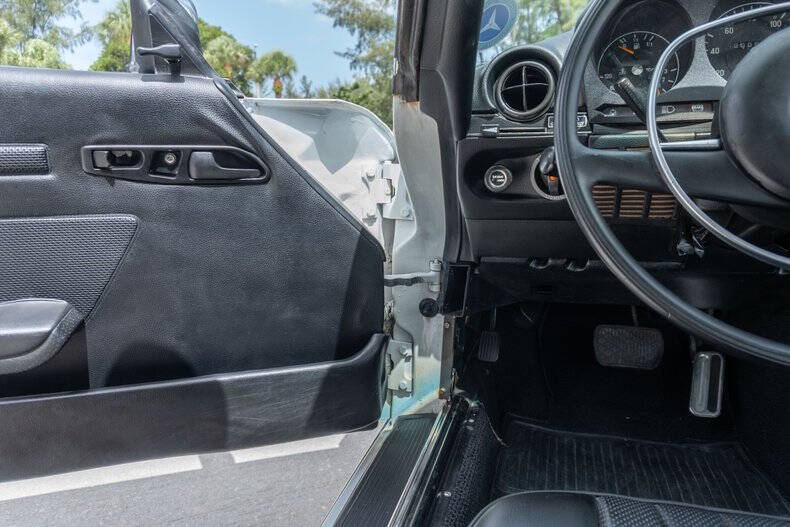 1977 Mercedes-Benz 450-Class