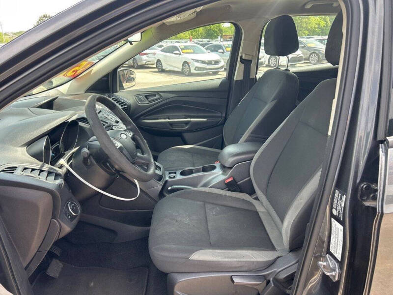 2016 Ford Escape S