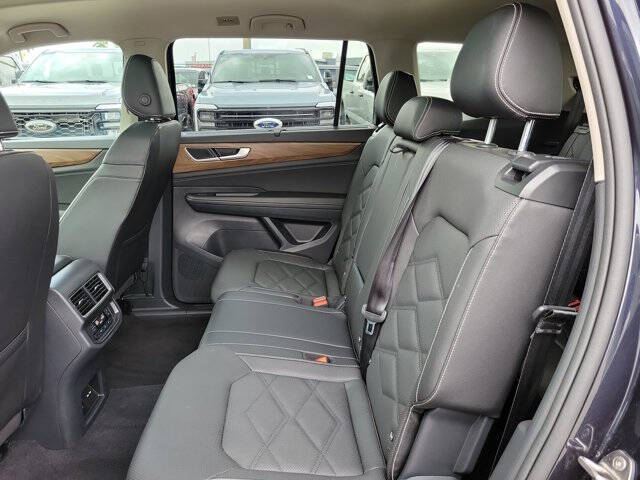 2025 Volkswagen Atlas SE