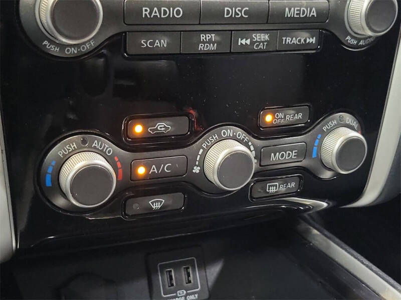 2018 Nissan Pathfinder SV