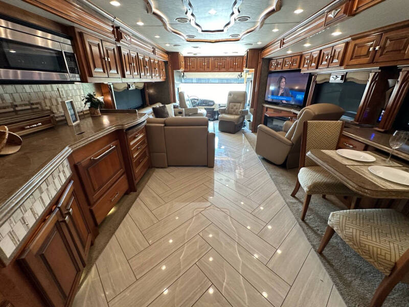 2015 Tiffin Allegro Bus 45’ 1.5 Bath, 450hp Dies