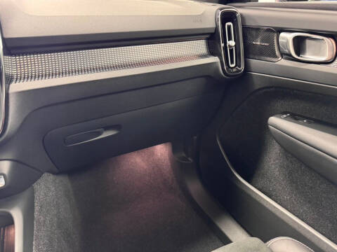 2021 Volvo XC40 Recharge Pure Electric P8