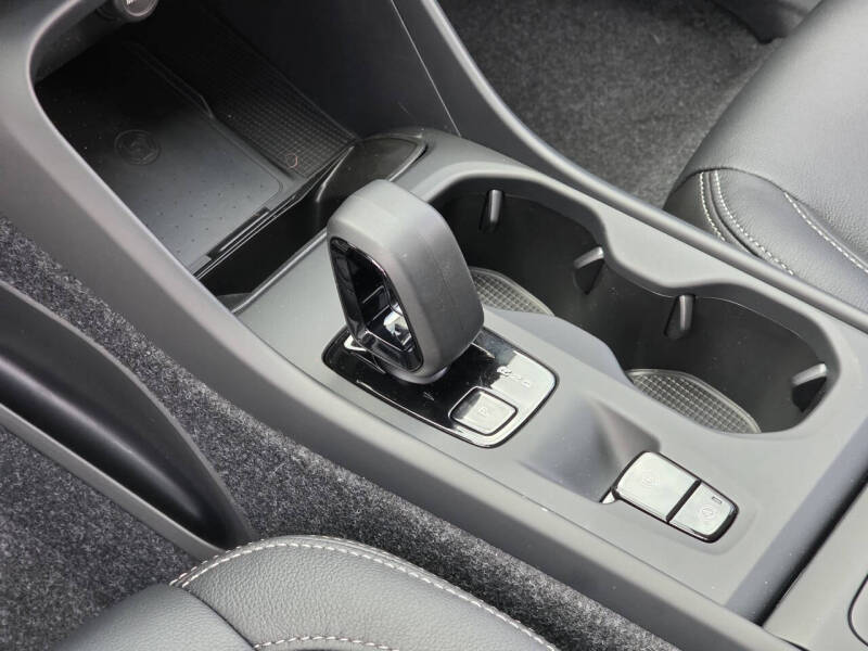 2026 Volvo XC40 B4 Core