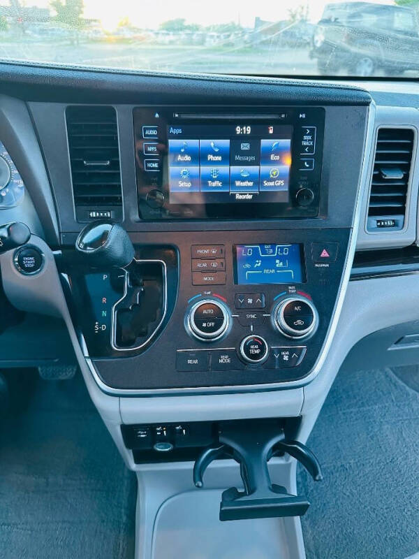 2016 Toyota Sienna XLE Premium 7-Passenger