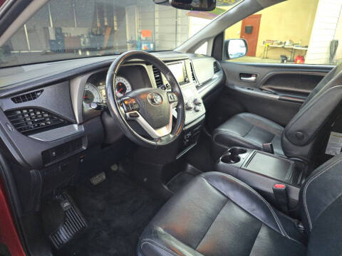 2019 Toyota Sienna SE Premium 8-Passenger