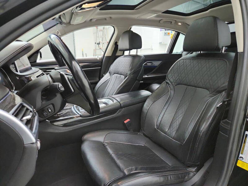 2017 BMW 7 Series 740i