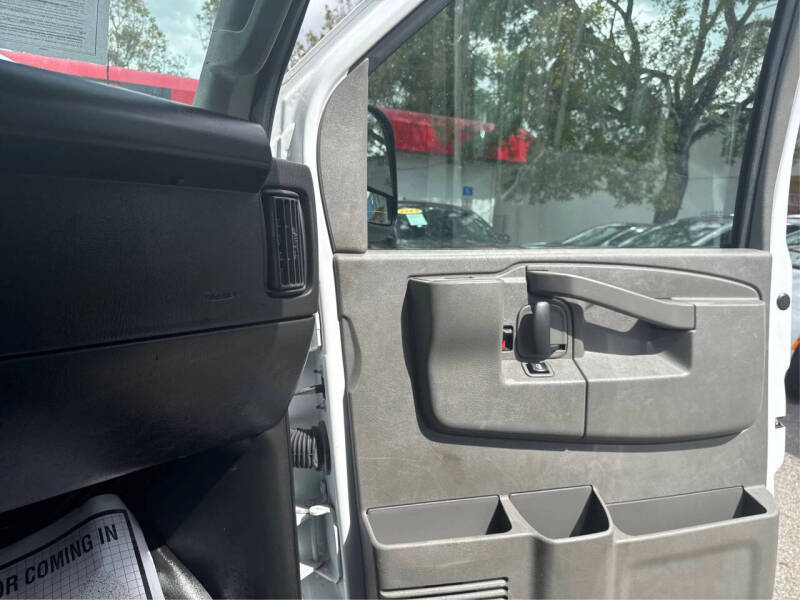 2023 GMC Savana 2500