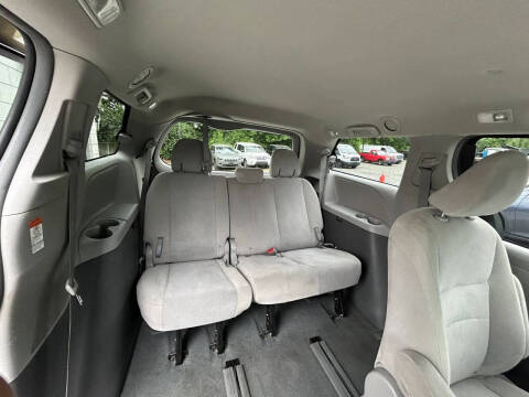 2019 Toyota Sienna L 7-Passenger