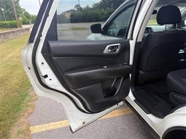 2018 Nissan Pathfinder SV