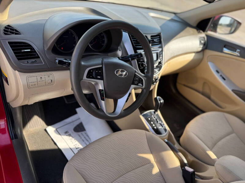 2012 Hyundai Accent GLS