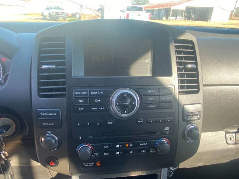 2012 Nissan Pathfinder LE