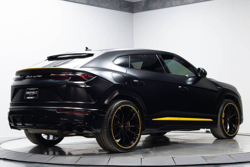 2022 Lamborghini Urus