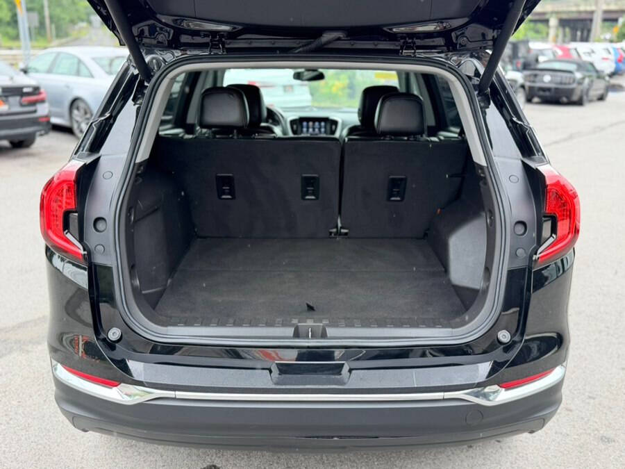 Black 2023 GMC Terrain SLT AWD SLT 4dr SUV 40