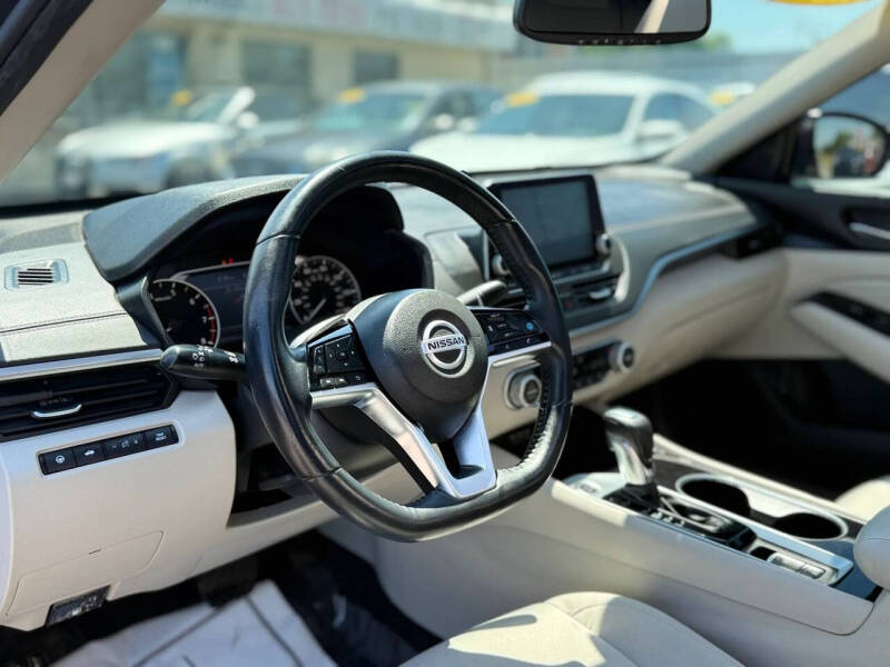 2020 Nissan Altima 2.5 SV