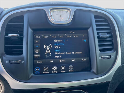 2022 Chrysler 300 Touring