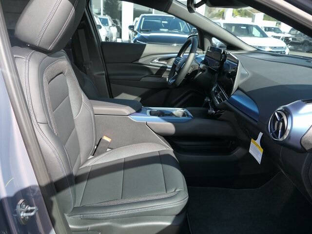 2026 Chevrolet Equinox EV LT 2