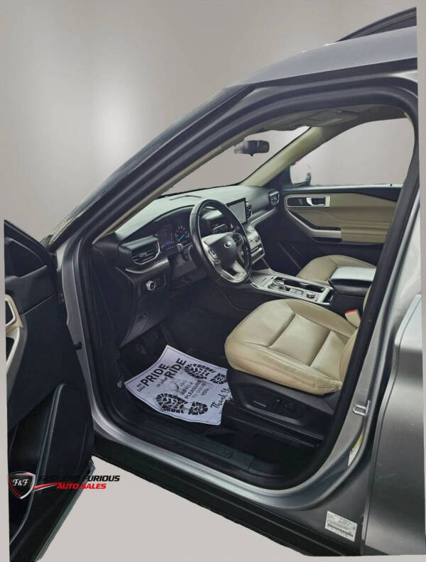 2023 Ford Explorer XLT
