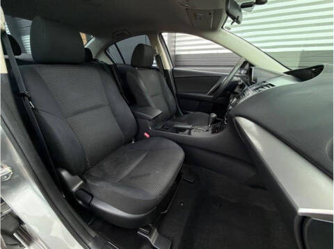 2013 Mazda MAZDA3 i SV