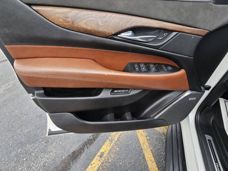 2017 Cadillac Escalade Luxury