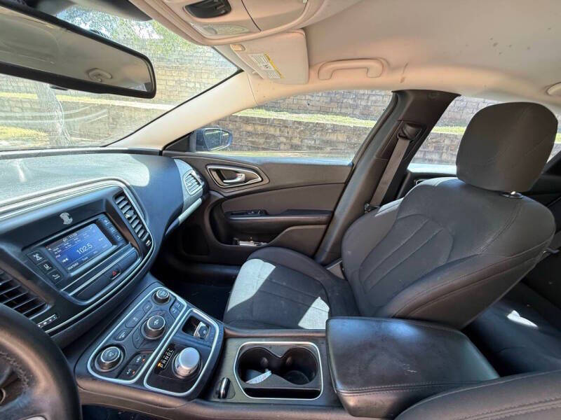 2016 Chrysler 200 Limited