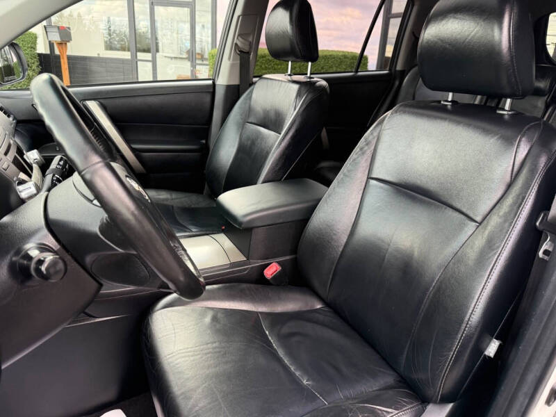 2011 Toyota Highlander SE
