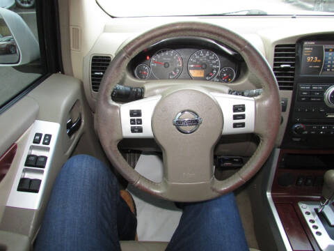 2010 Nissan Pathfinder LE