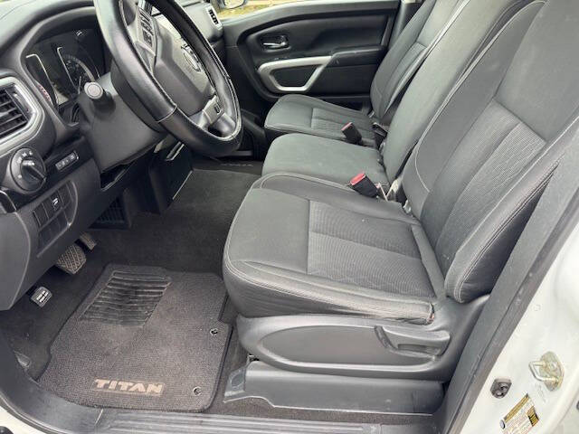 2018 Nissan Titan SV