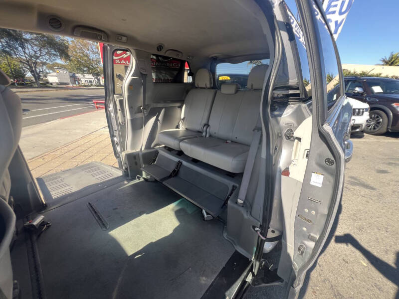 2011 Toyota Sienna