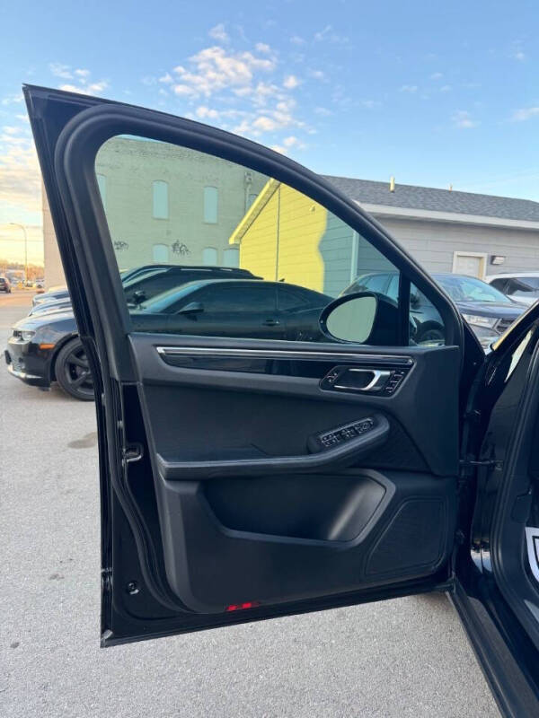 2016 Porsche Macan S