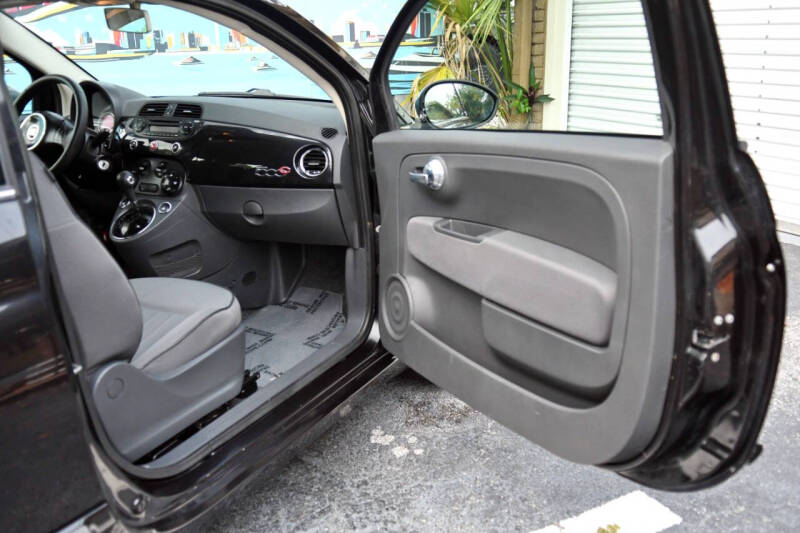 2012 FIAT 500c Lounge