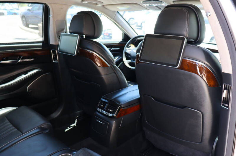2019 Genesis G90
