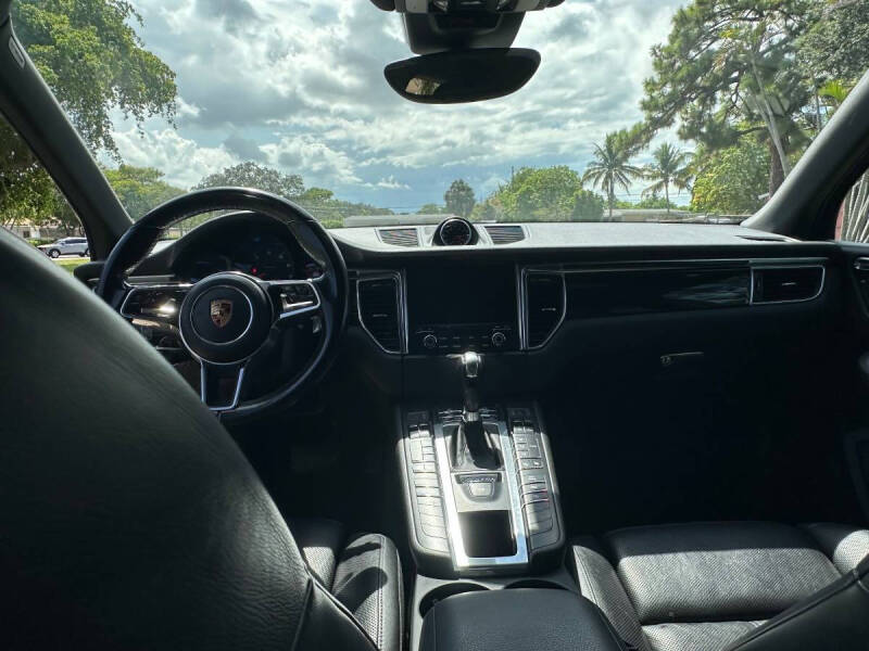 2017 Porsche Macan Turbo