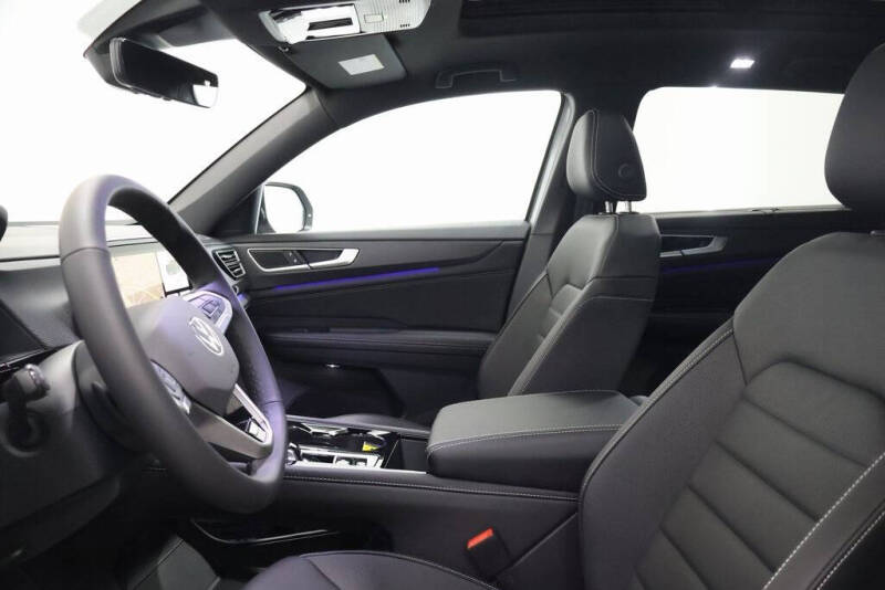 2026 Volkswagen Atlas Cross Sport SEL R-Line Black 4Motion