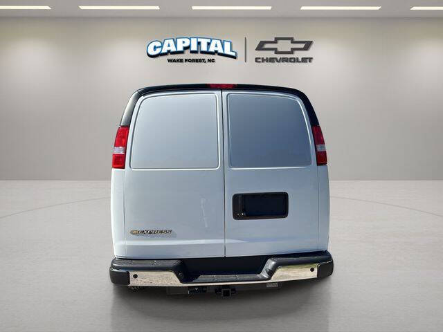 2025 Chevrolet Express 2500