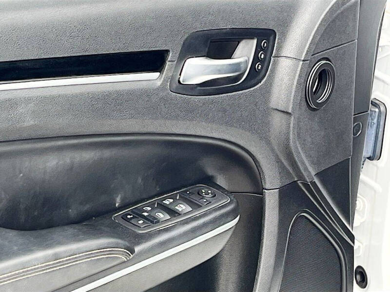 2023 Chrysler 300 S V8