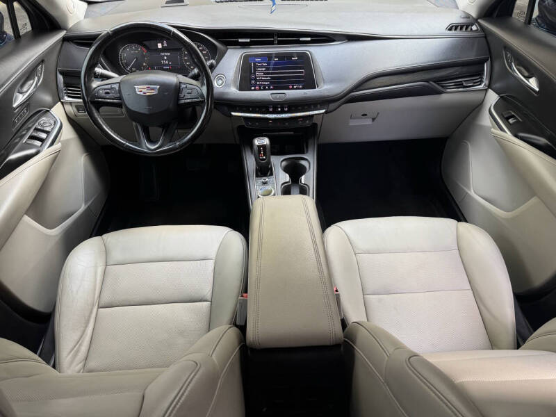 2019 Cadillac XT4 Premium Luxury