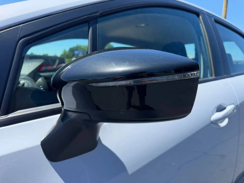 2024 Nissan Versa SR