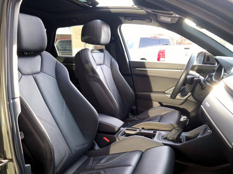 2022 Audi Q3 quattro S line Prem Plus 45 TFSI