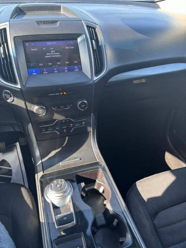2020 Ford Edge SE